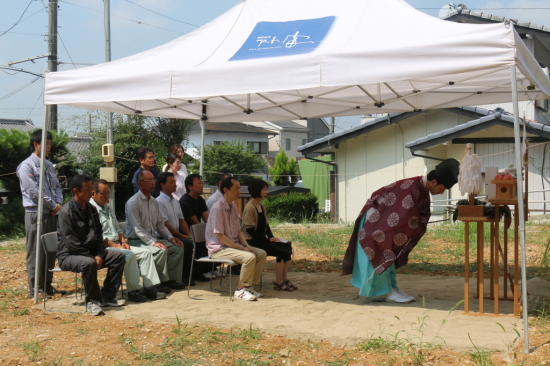 かける想いがはじまる地鎮祭。