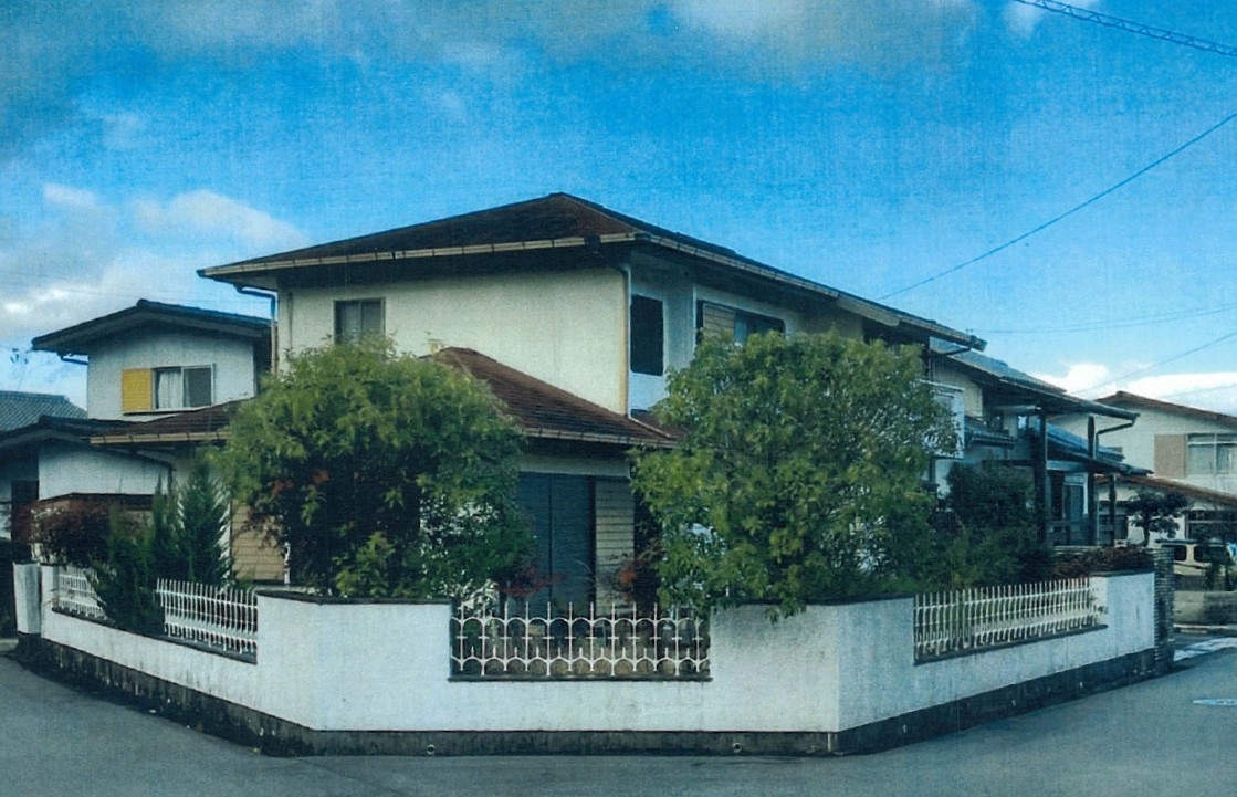 菰野町小島(松濤園団地内)にて4LDK！ドッグランも楽しめるお庭付き